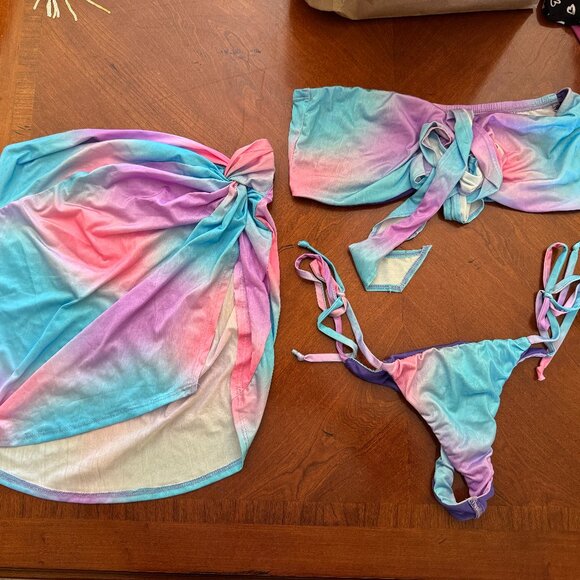 3 Piece Womens String Bikini Swimsuit with Sorong Size L Excellent Condition - Picture 3 of 4